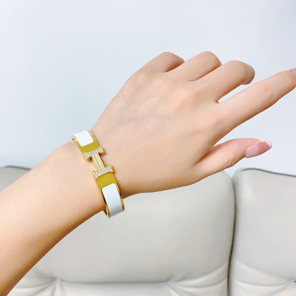 18K Clic Hermès Diamond Bracelet