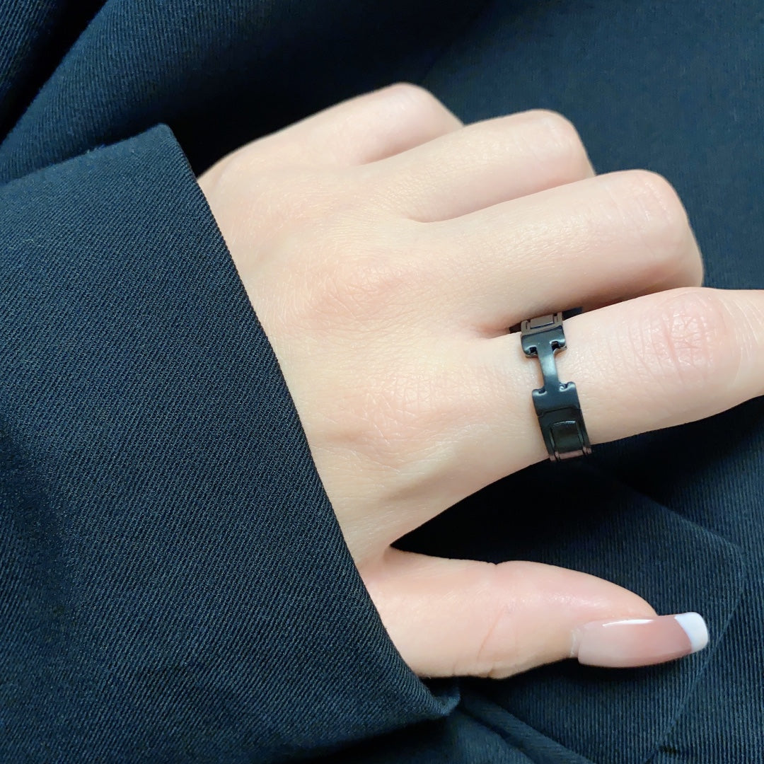 Hermès Clic HH So Black Ring
