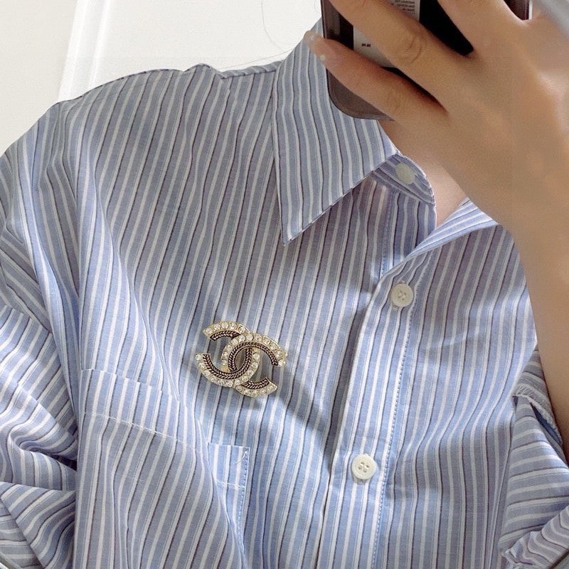 18K Chanel Diamond Gold Brooch