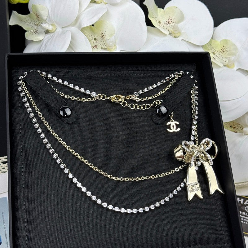 18K Chanel 25K Bow Tie Diamond Gold Necklace