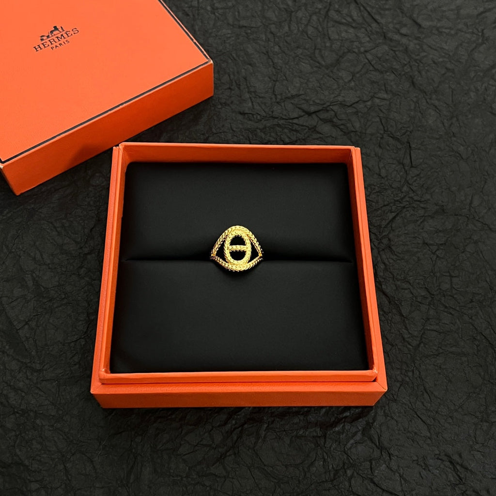 18K Chaine D'Ancre Danae Medium Hermès Ring