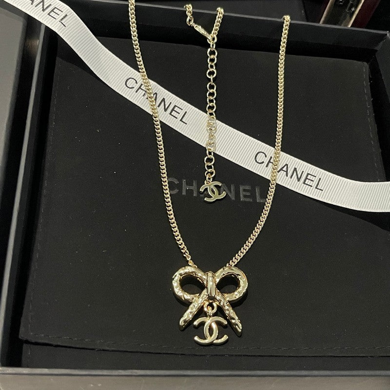 18K Chanel Gold Bow Tie Necklace