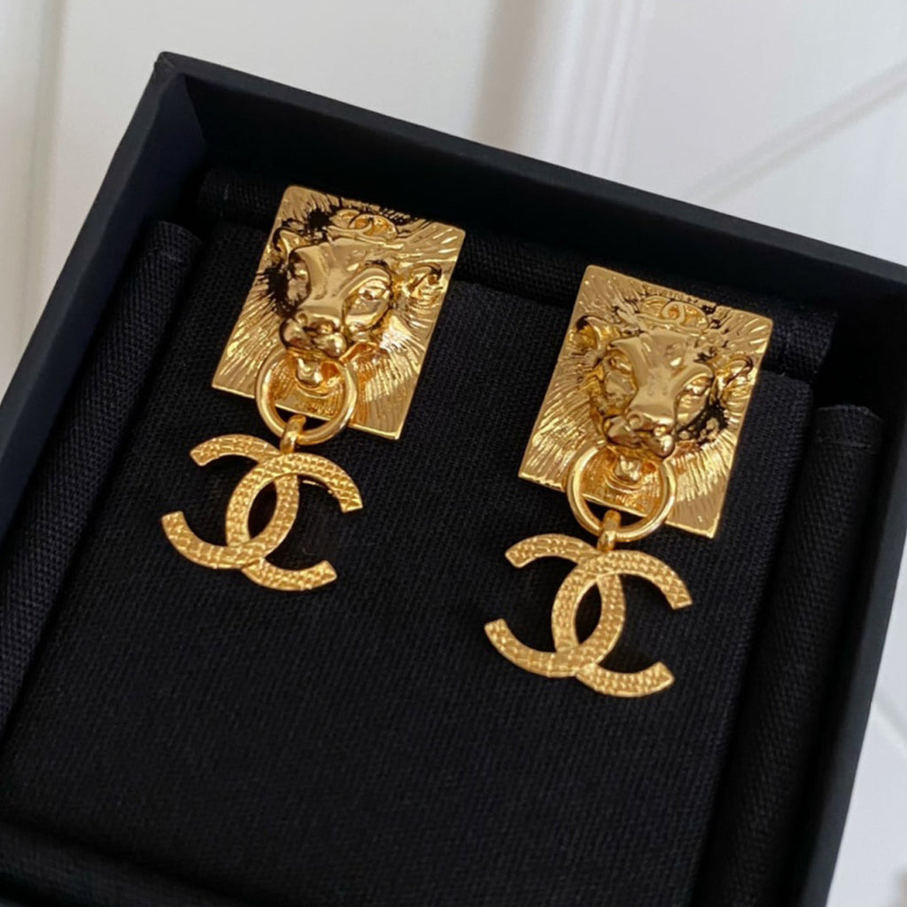 18K Chanel Lion Sharp Earrings
