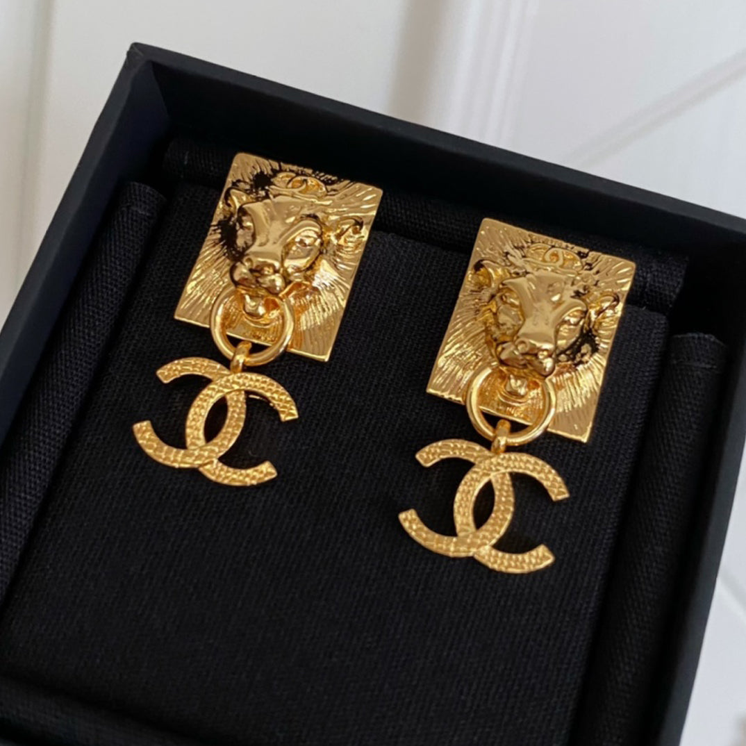 18K Chanel Lion Sharp Earrings