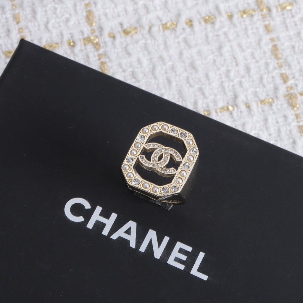 18K Chanel Diamonds Ring