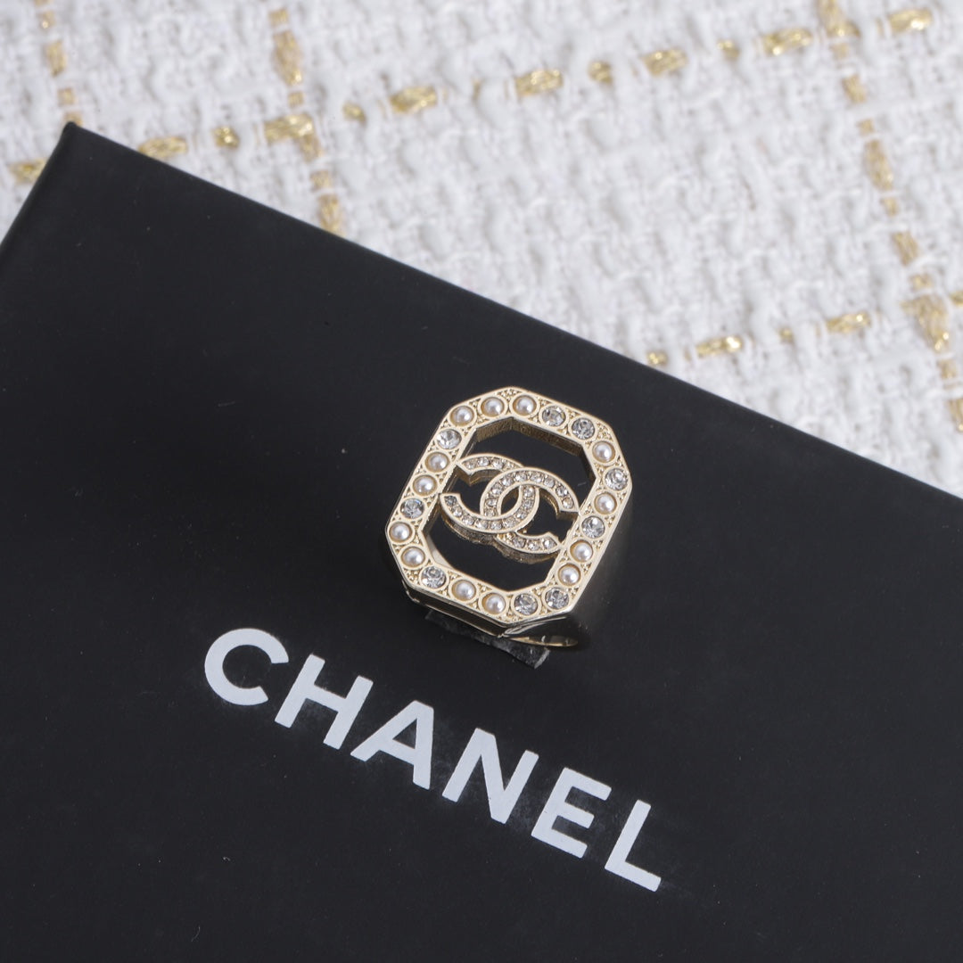 18K Chanel Diamonds Ring