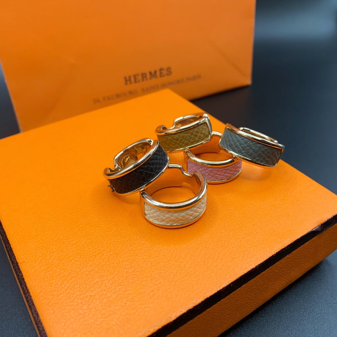 18K Olympe Hermès Ring