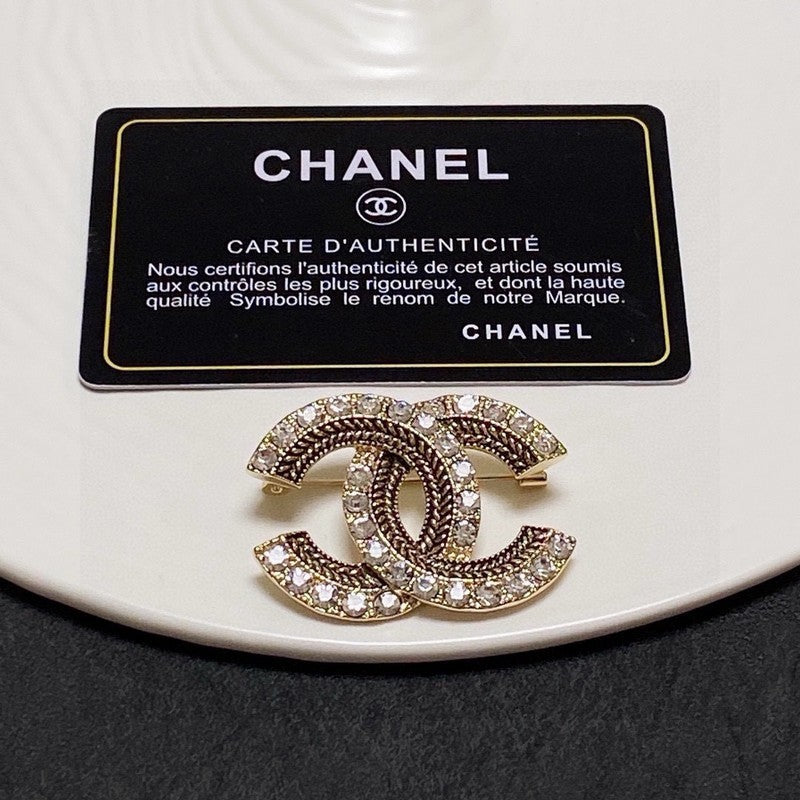 18K Chanel Diamond Gold Brooch