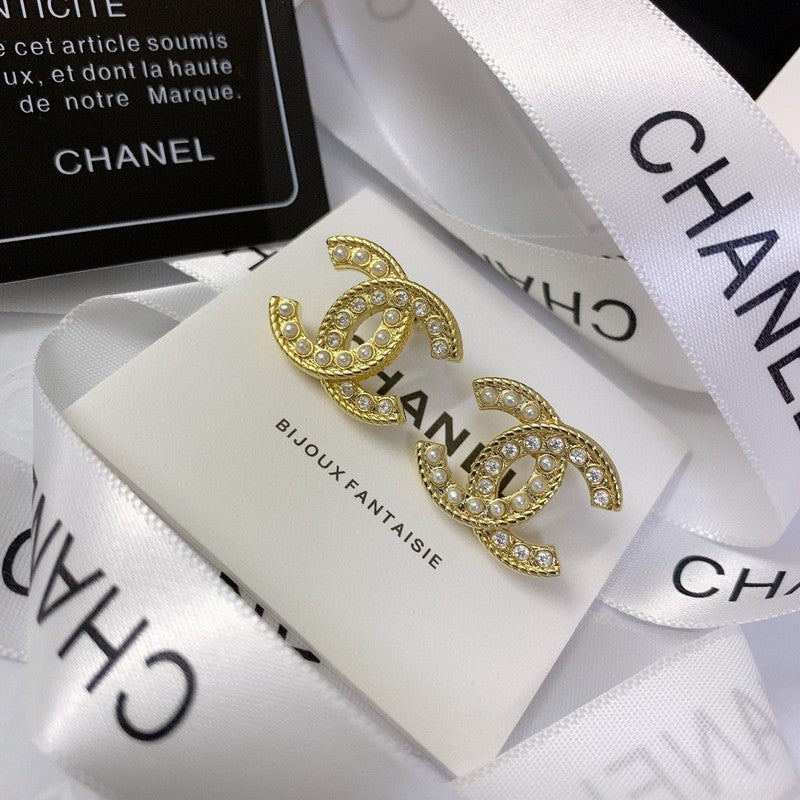 18K Chanel Pearls Earrings