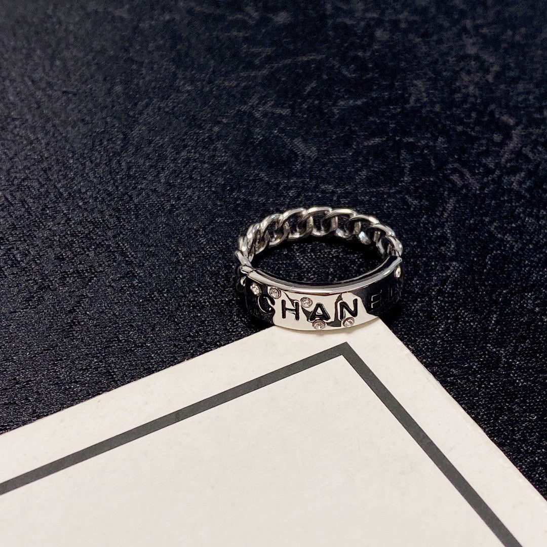 18K Chanel Chain Link Ring