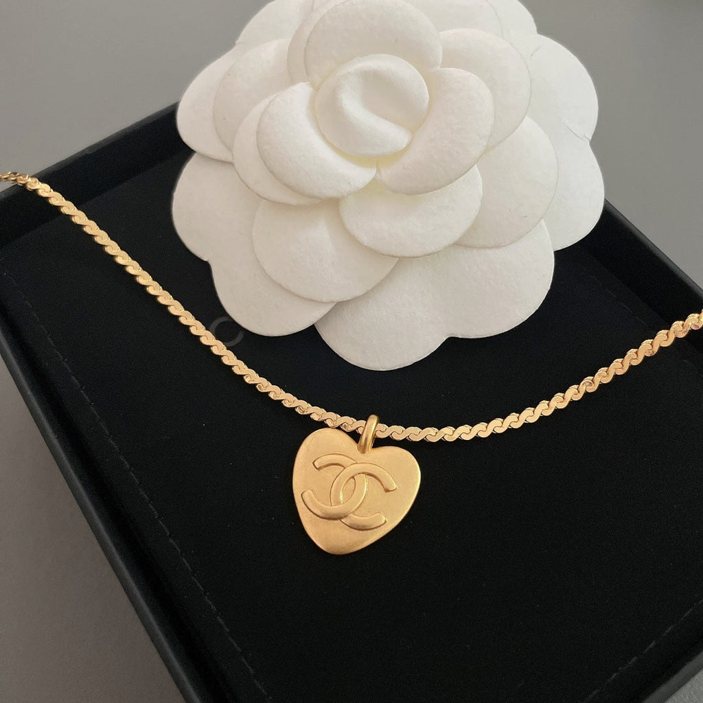 18K Chanel Vintage Necklace