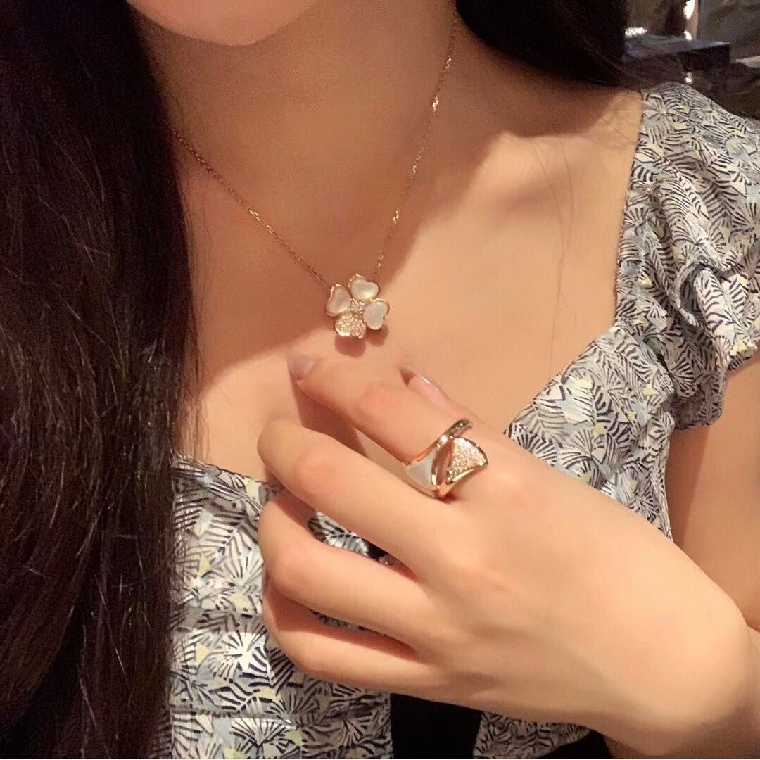 18K Van Cleef & Arpels Cosmos Clip pendant Necklace