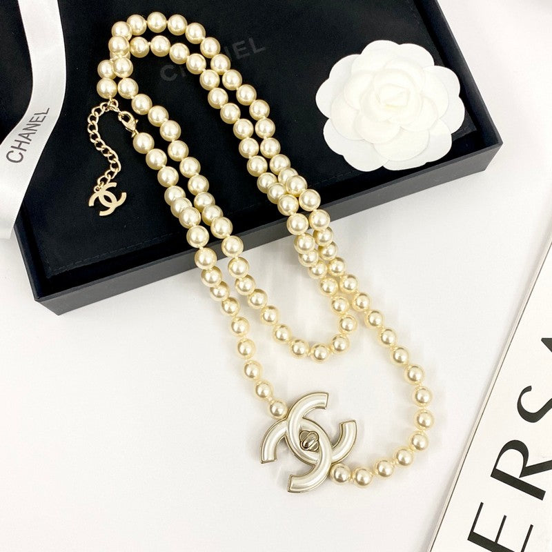18K Chanel Pearl Chain Necklace