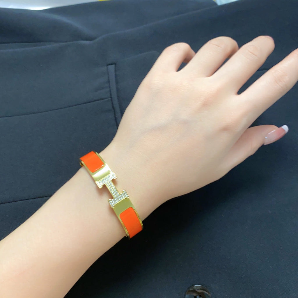 18K Clic Hermès Diamond Bracelet