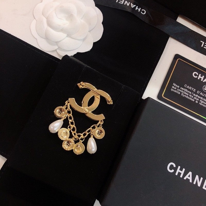 18K Chanel Pearl Pendant Brooch