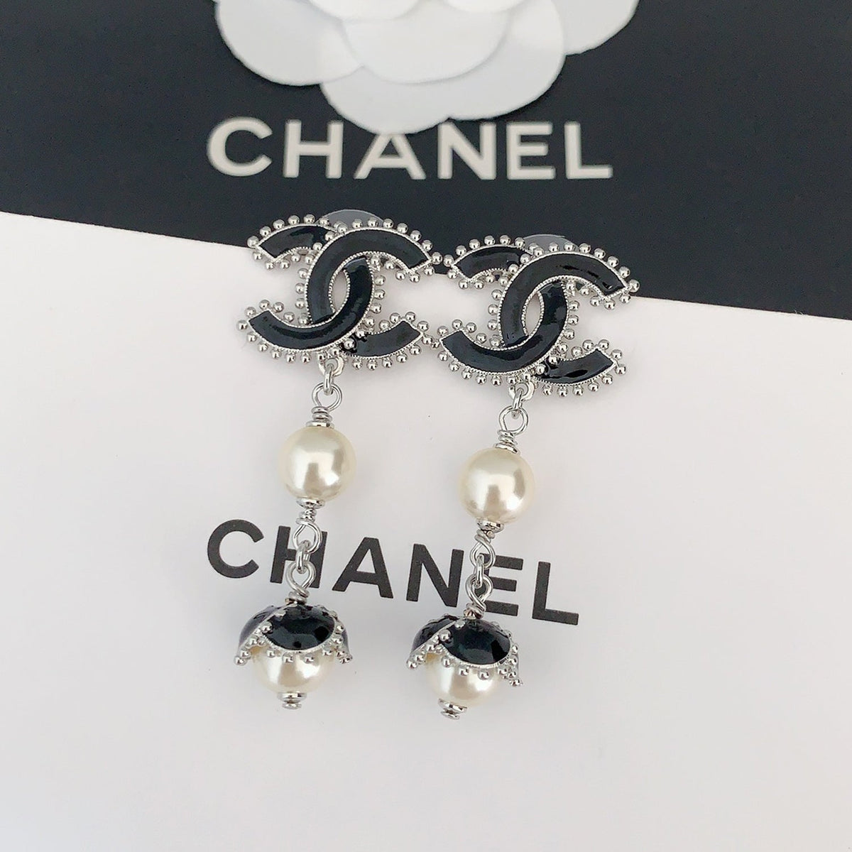 18K Chanel Pearl Crystals Earrings