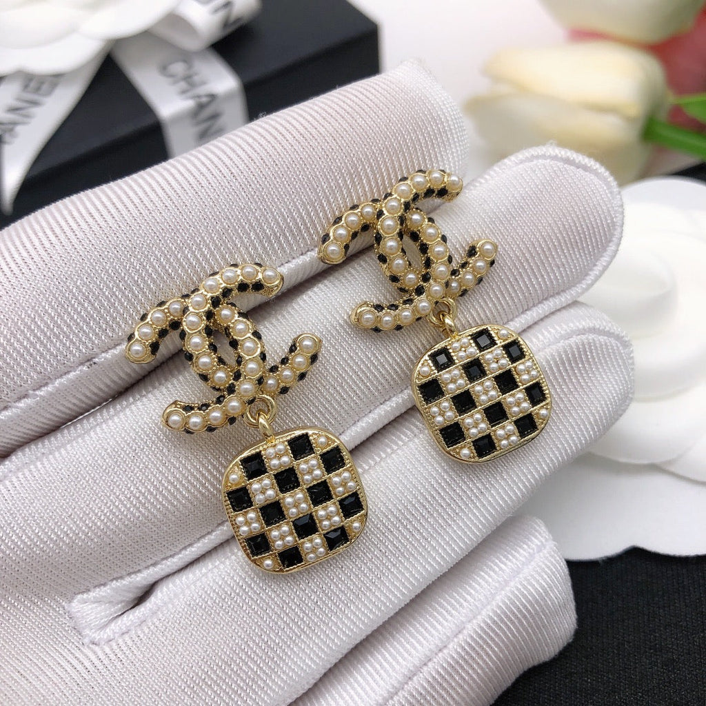 18K Chanel Chain Earrings