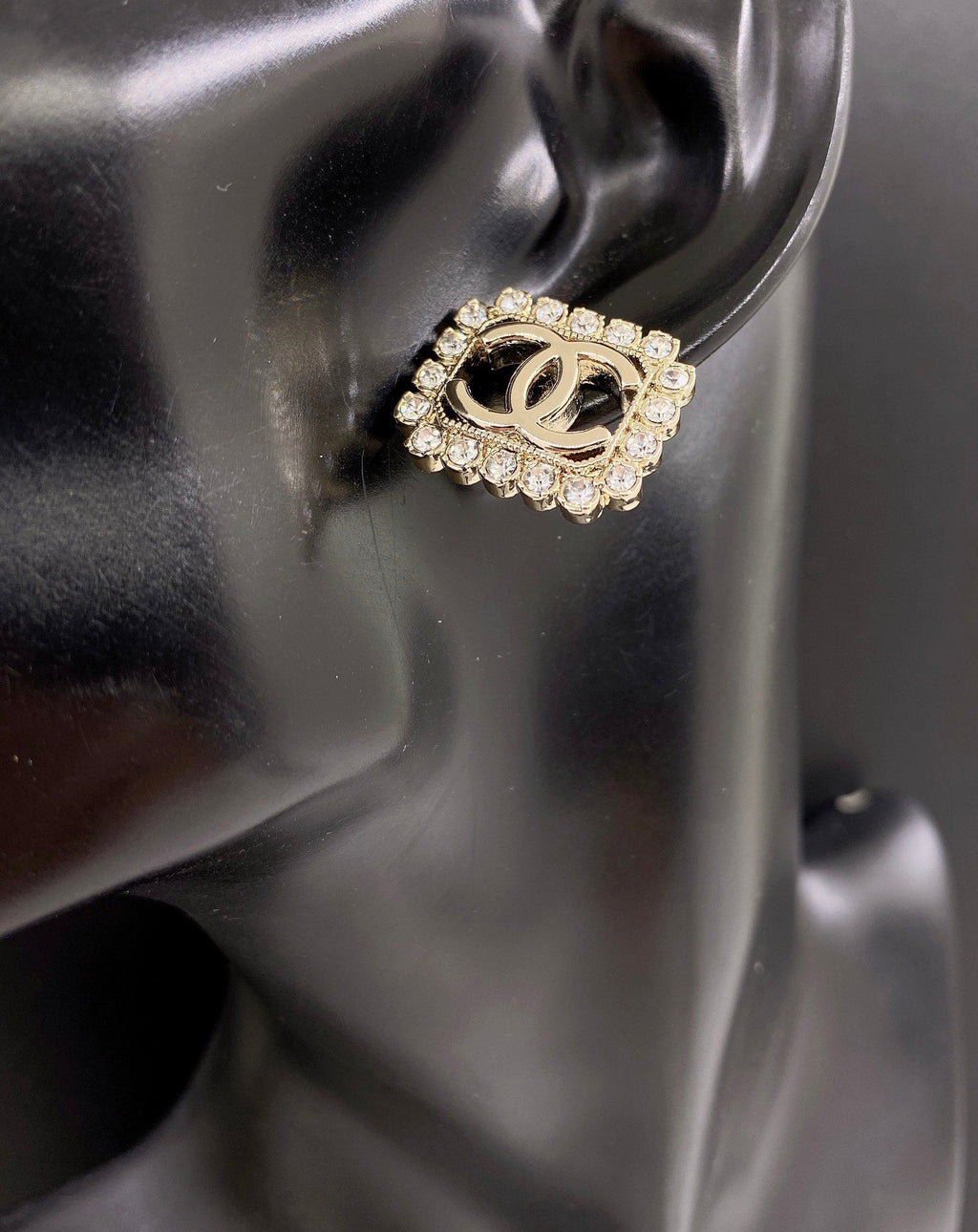 18K Chanel Square Pearls Earrings