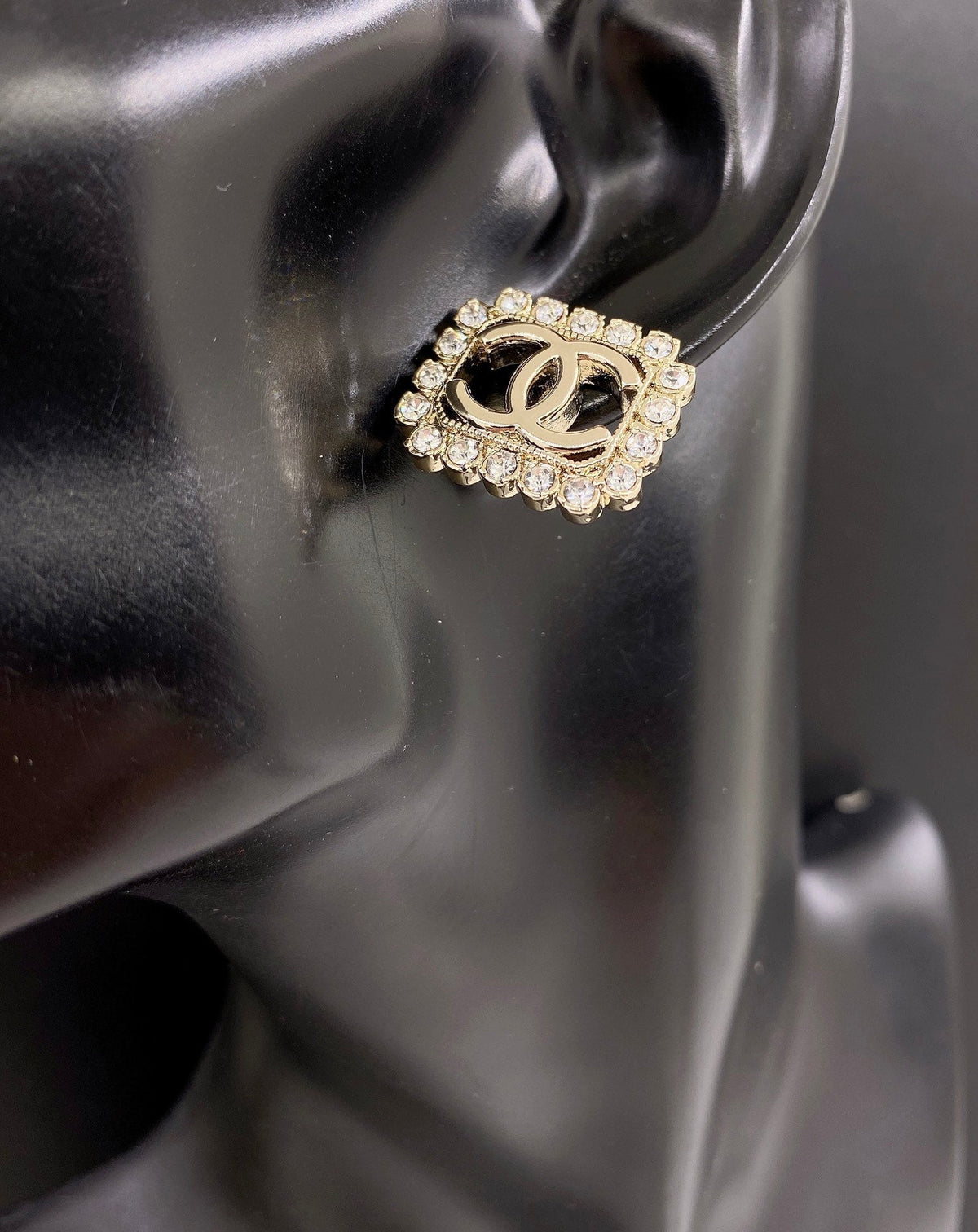 18K Chanel Square Pearls Earrings