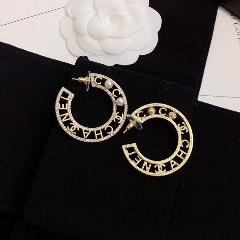18K Chanel Circle Pearl Earrings