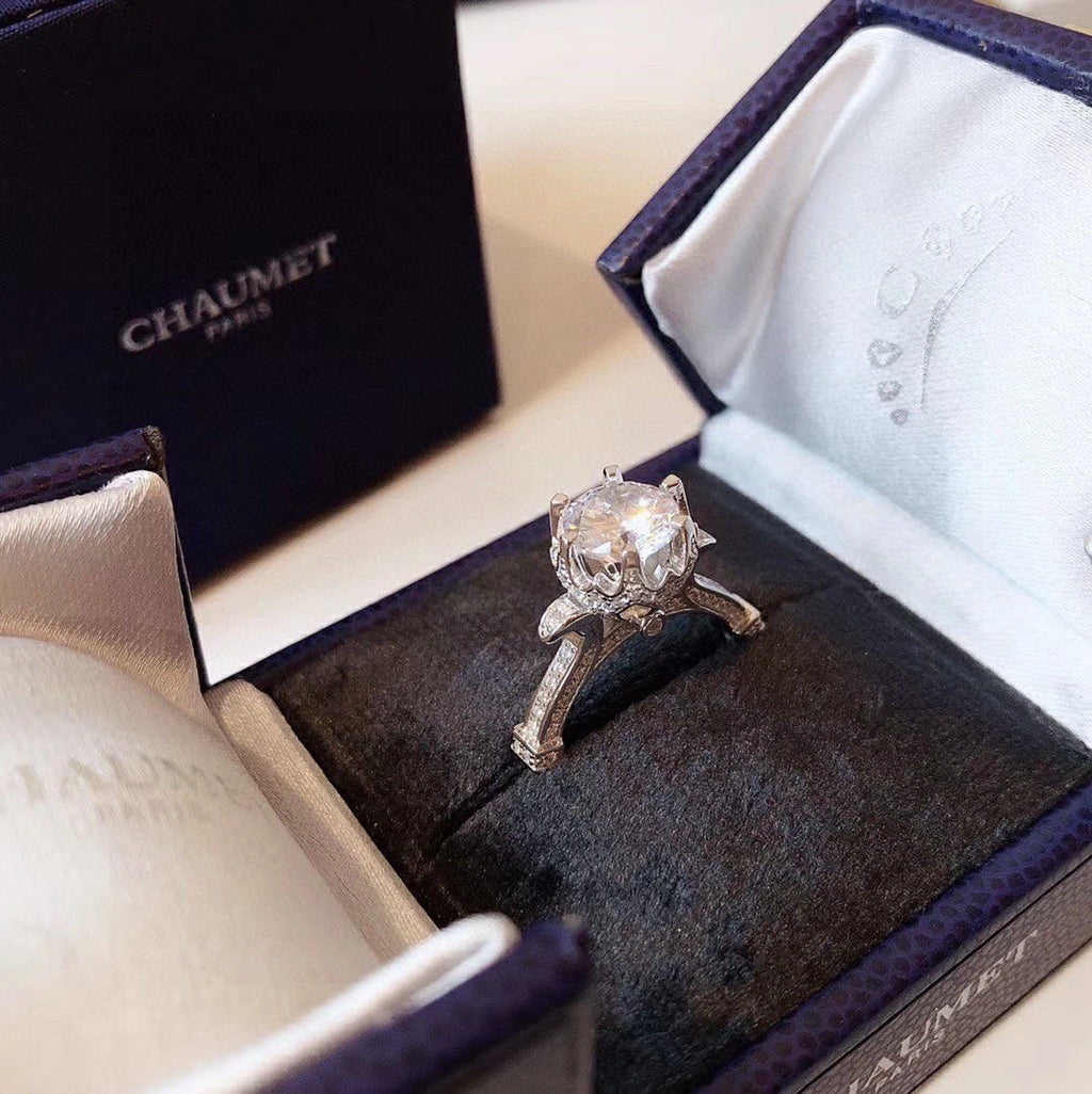 18K Chaumet Joséphine Ring