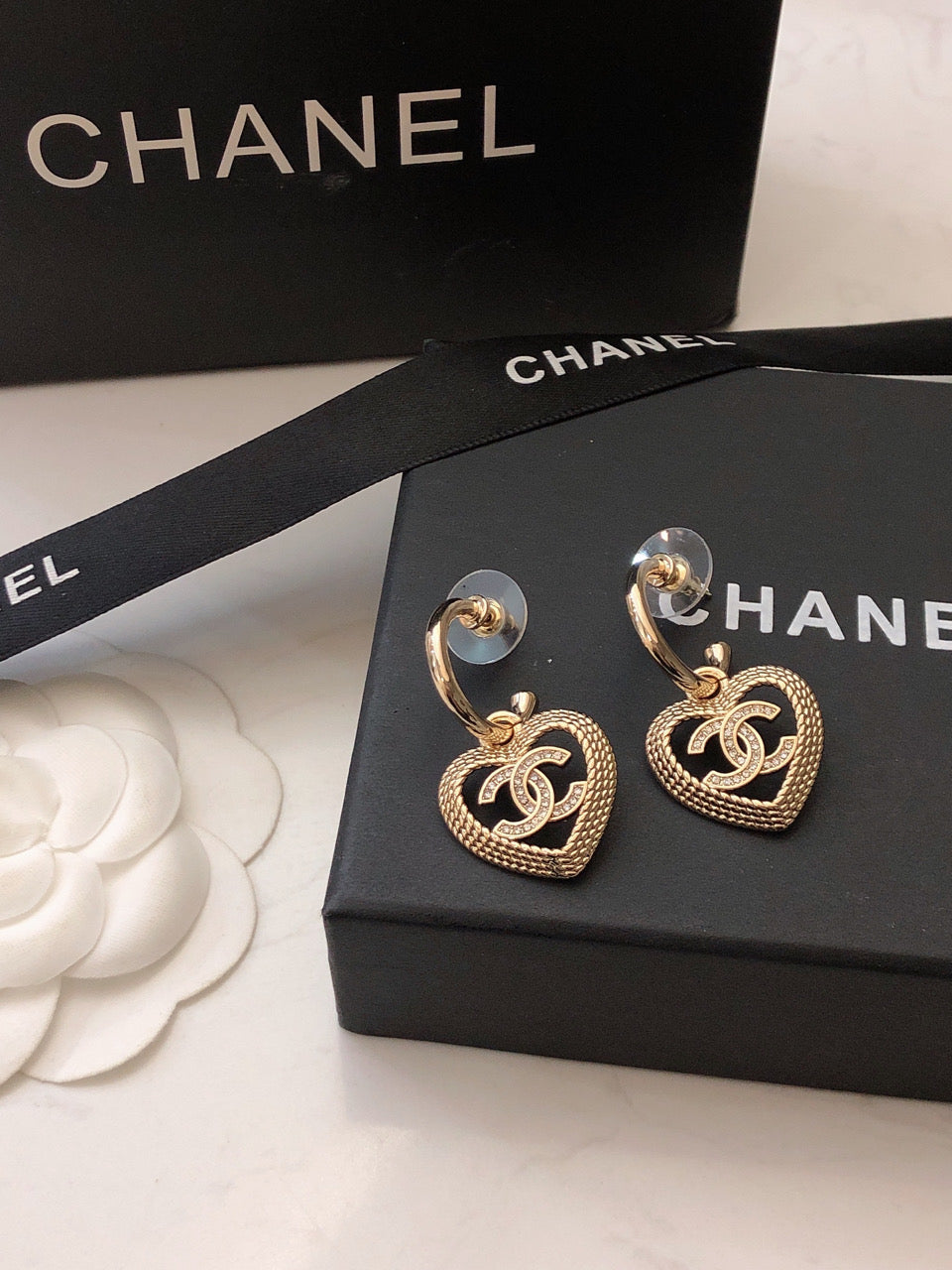 18K Chanel Heart Strass Earrings