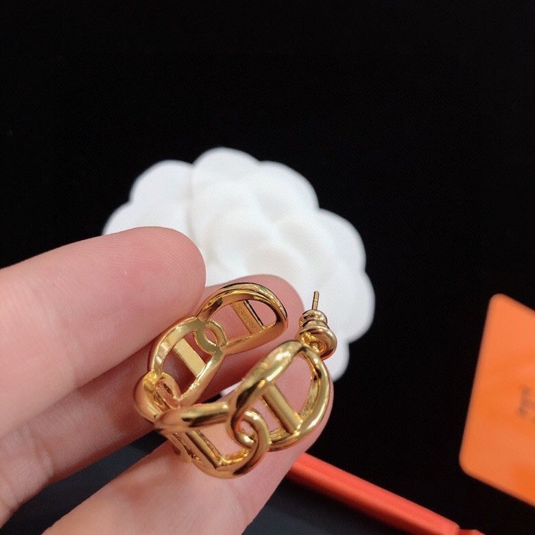18K Chaine D'Ancre Enchainee Hermès Earrings