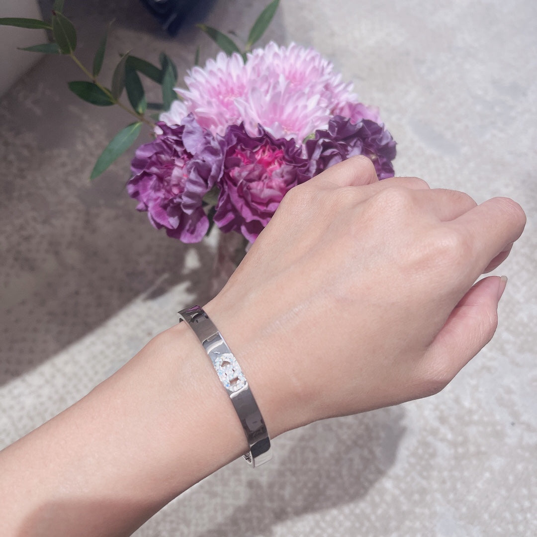 18K Hermès Diamonds Bracelet