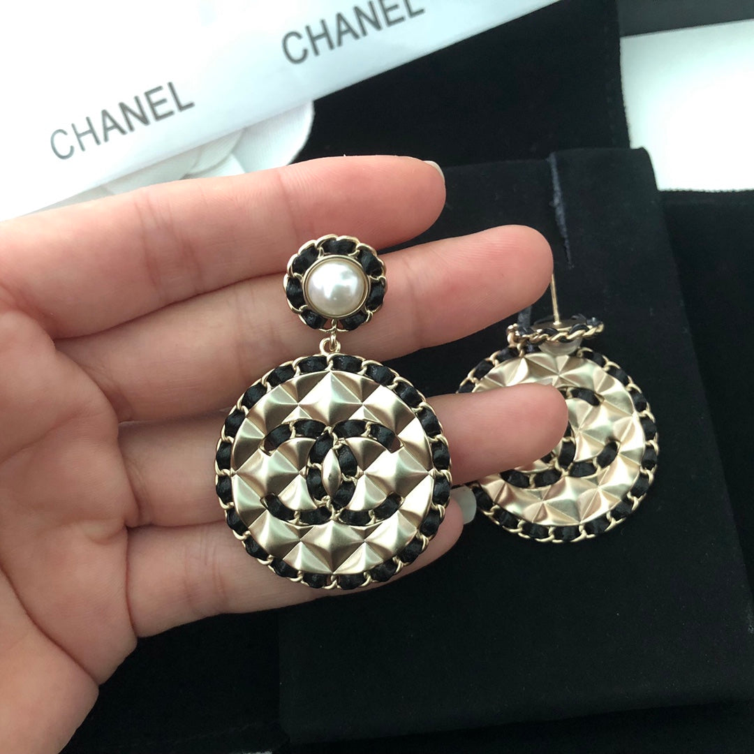 18K Chanel Leather Round Earrings