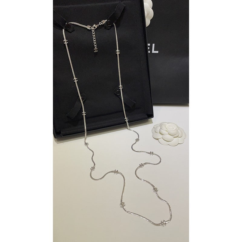 18K Chanel 24B Flowers Long Necklace