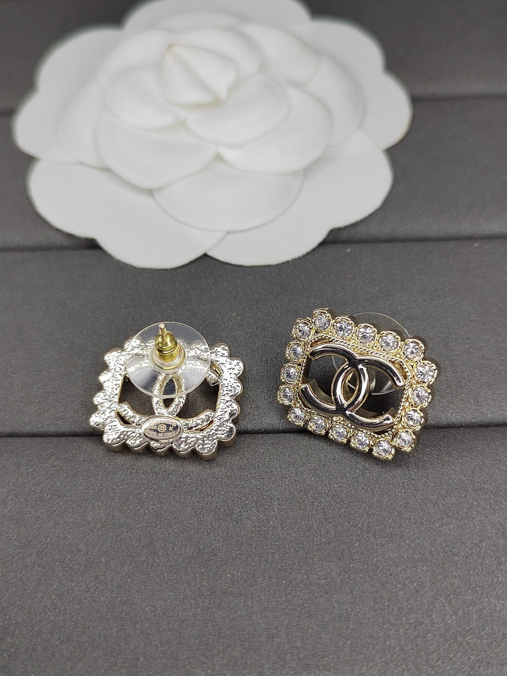 18K Chanel Diamonds Earrings
