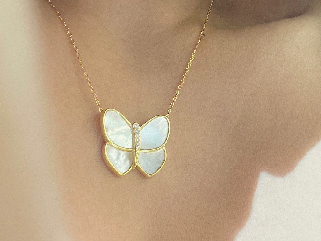 18K Van Cleef & Arpels Butterfly Pearl Necklace