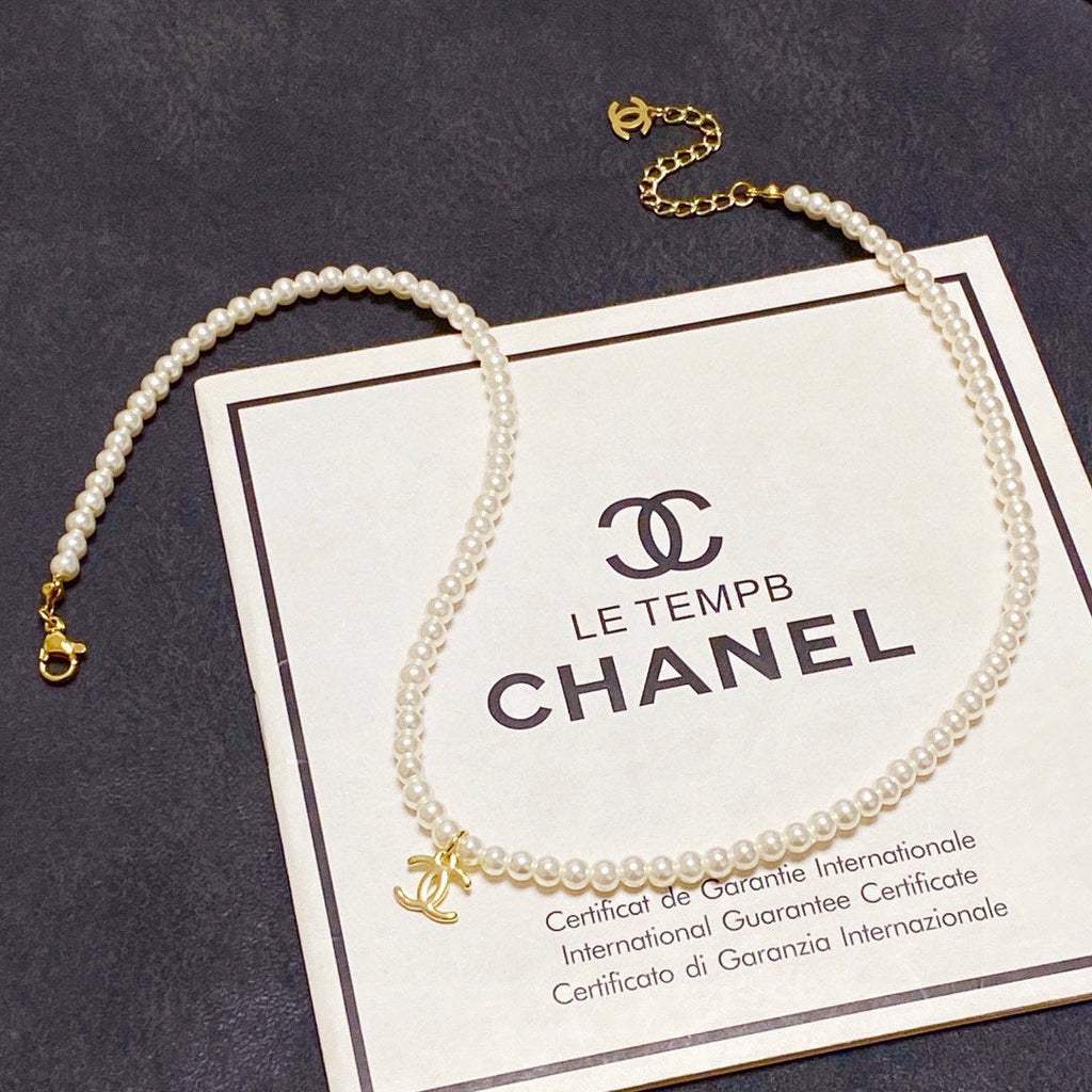 18K Chanel Pearls Choker Necklace