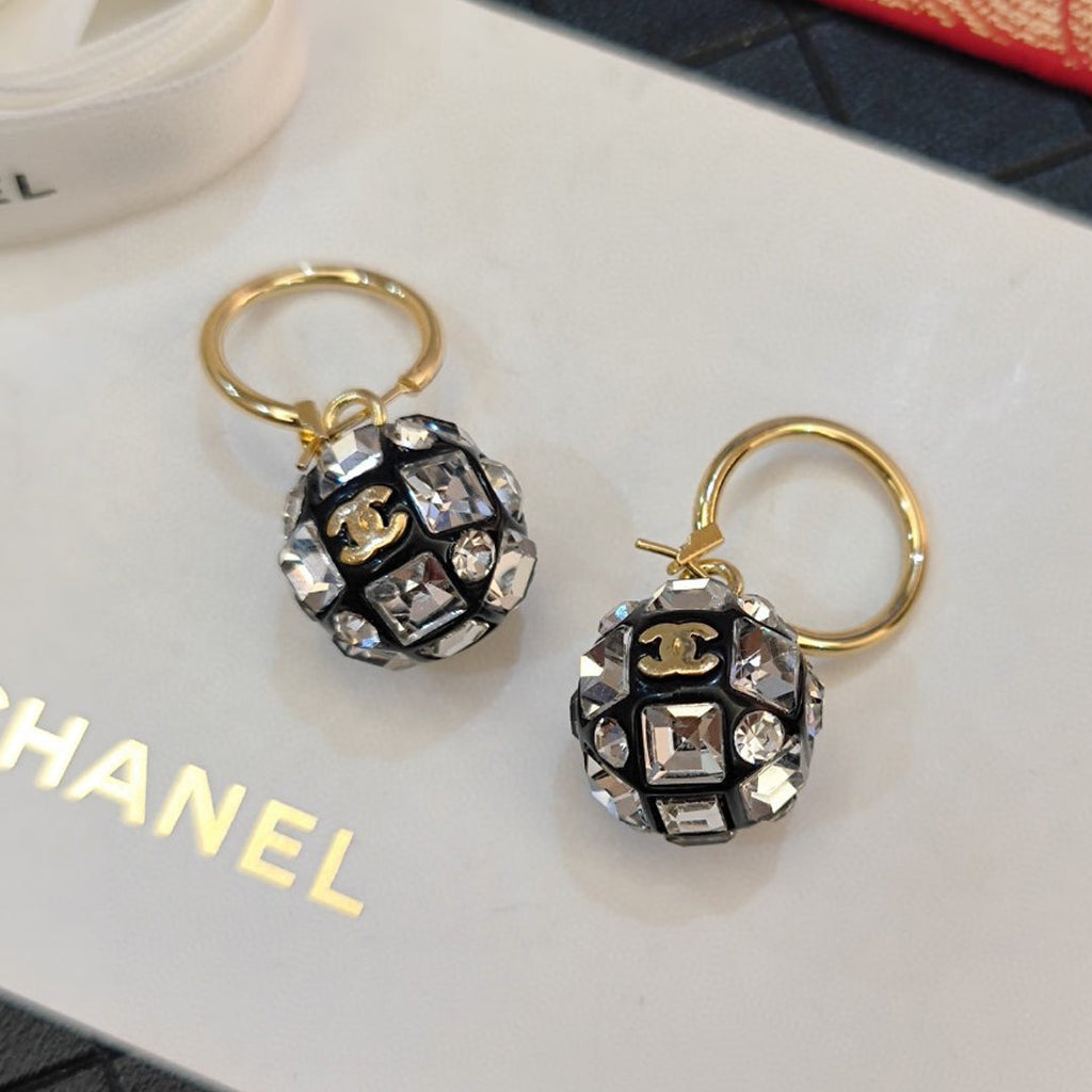 18K Chanel Round Crystals Earrings