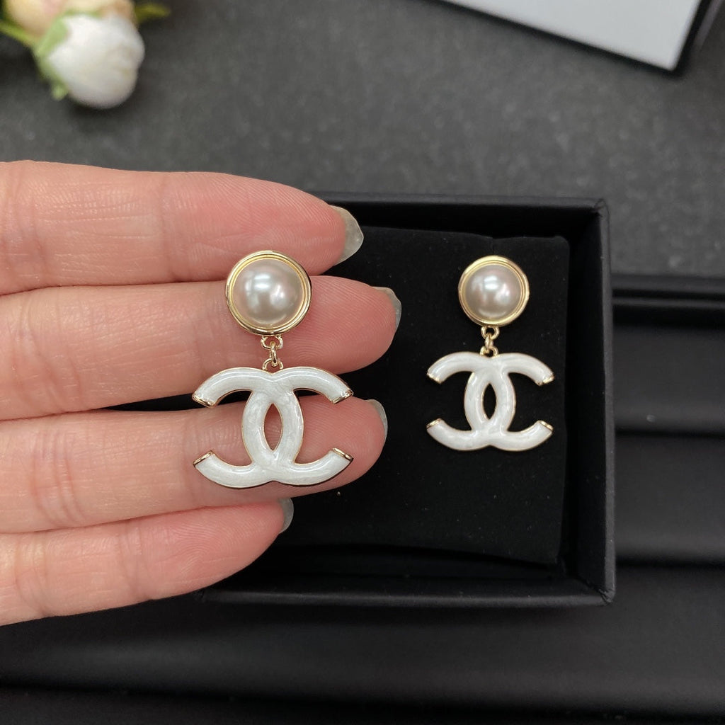 18K Chanel White Pearl Earrings