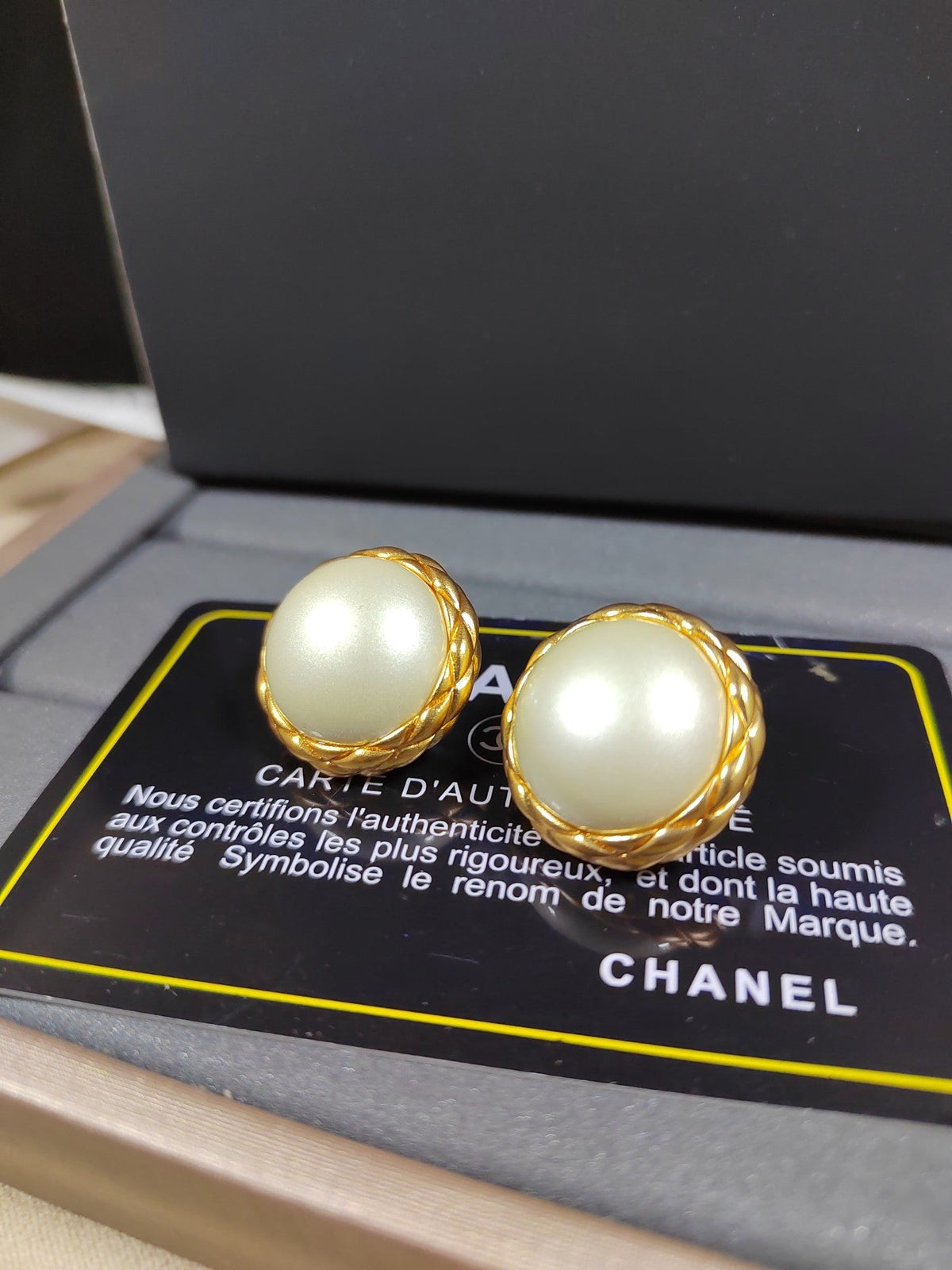 18K Chanel Round Pearl Earrings