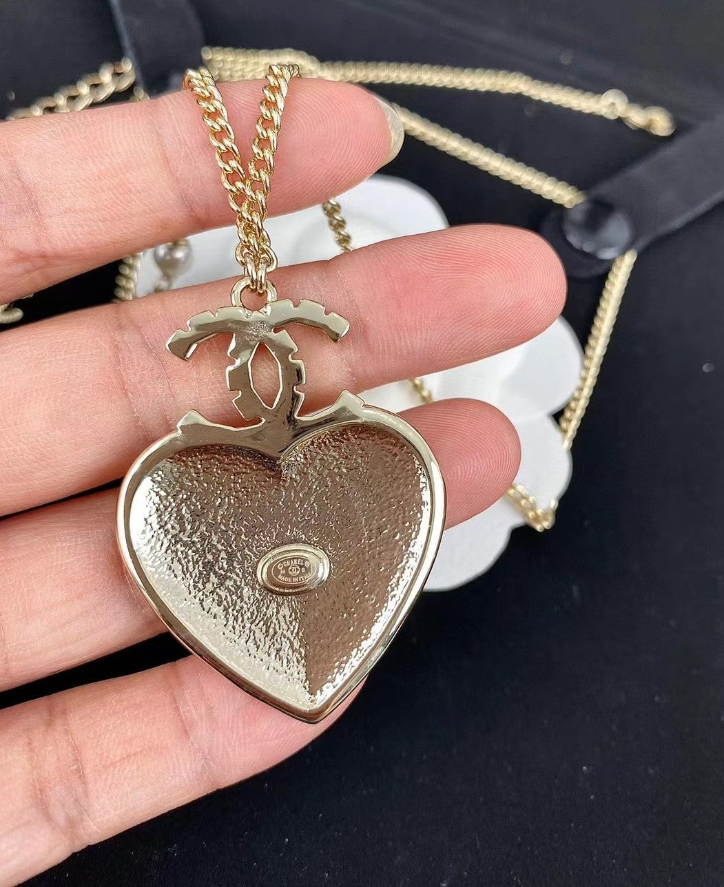 18K Chanel Heart Necklace