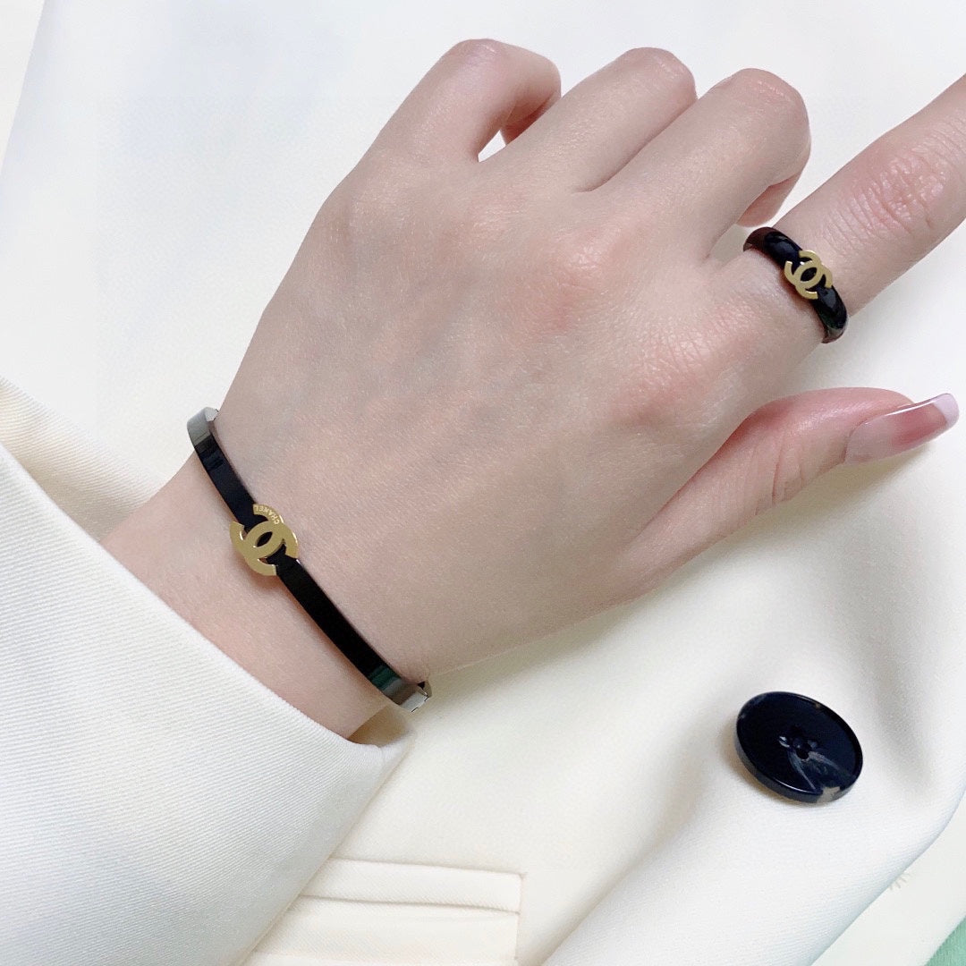 18K Chanel Black Ring