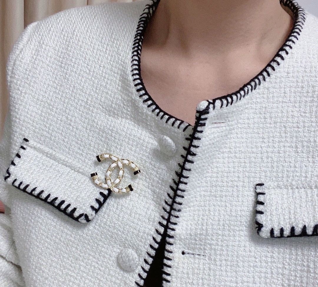 18K Chanel Pearl Brooch