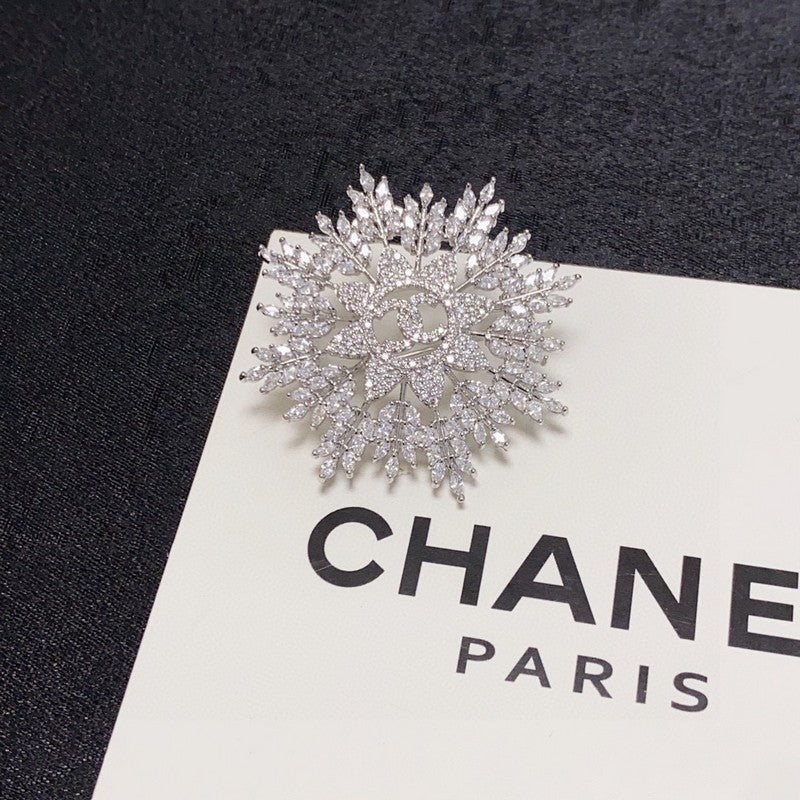 18K Chanel Flower Crystal Brooch