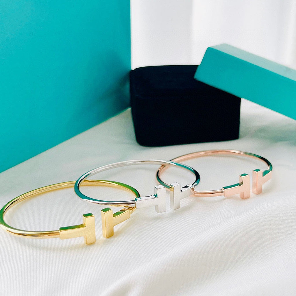 18K Tiffany & Co. Wire Bracelet