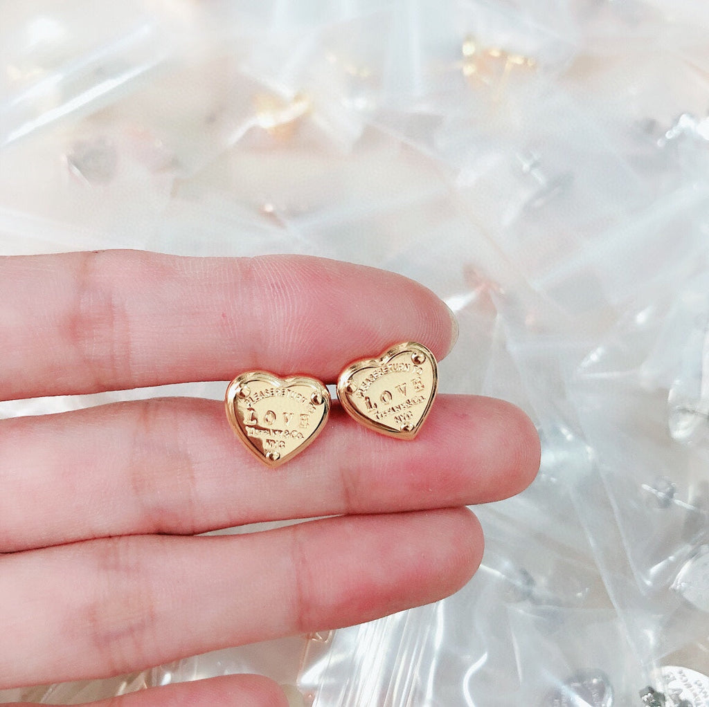 18K Return to Tiffany & Co. Love Earrings