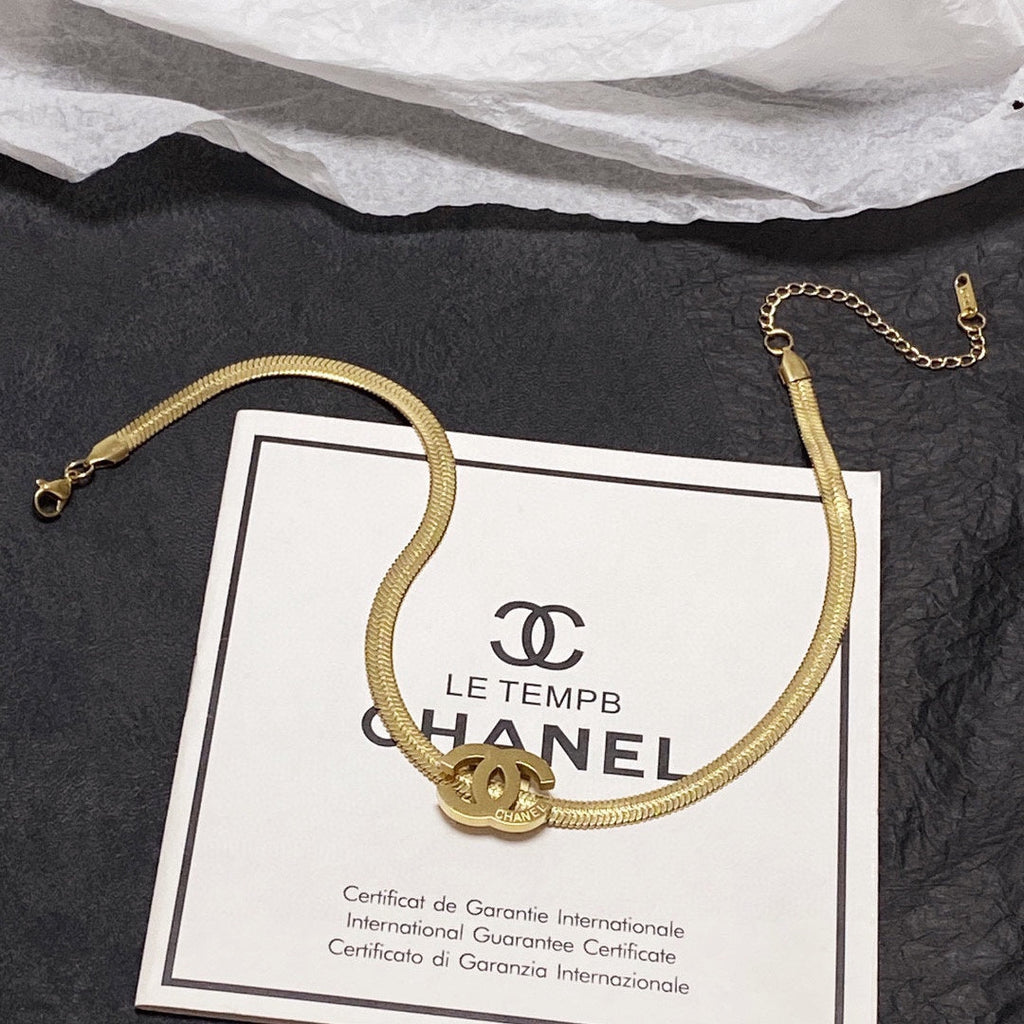 18K Chanel Gold Chain Choker Necklace