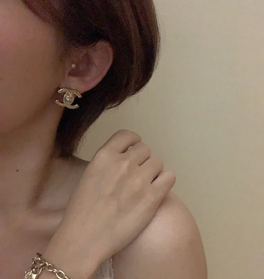 18K Chanel Gold Earrings