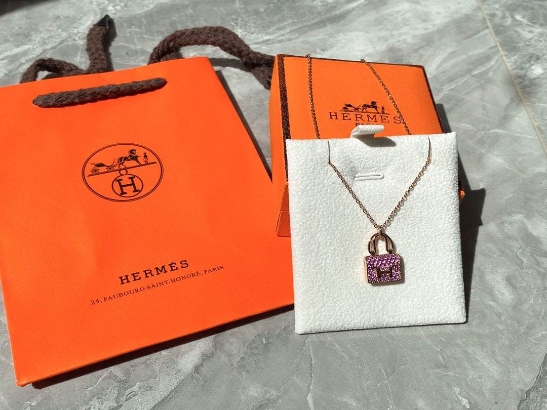 18K Hermès Amulettes Constance Pink Diamonds Pendant Necklace