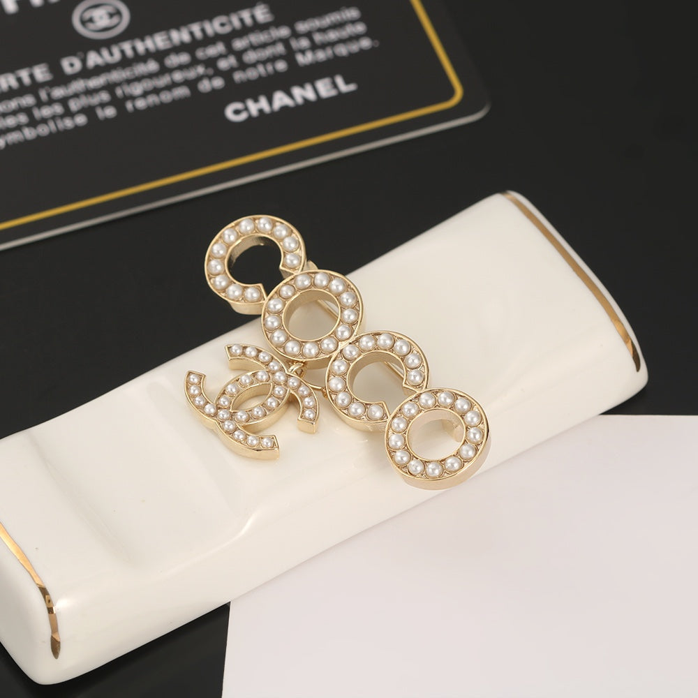 18K Chanel Coco Crush Pearls Brooch