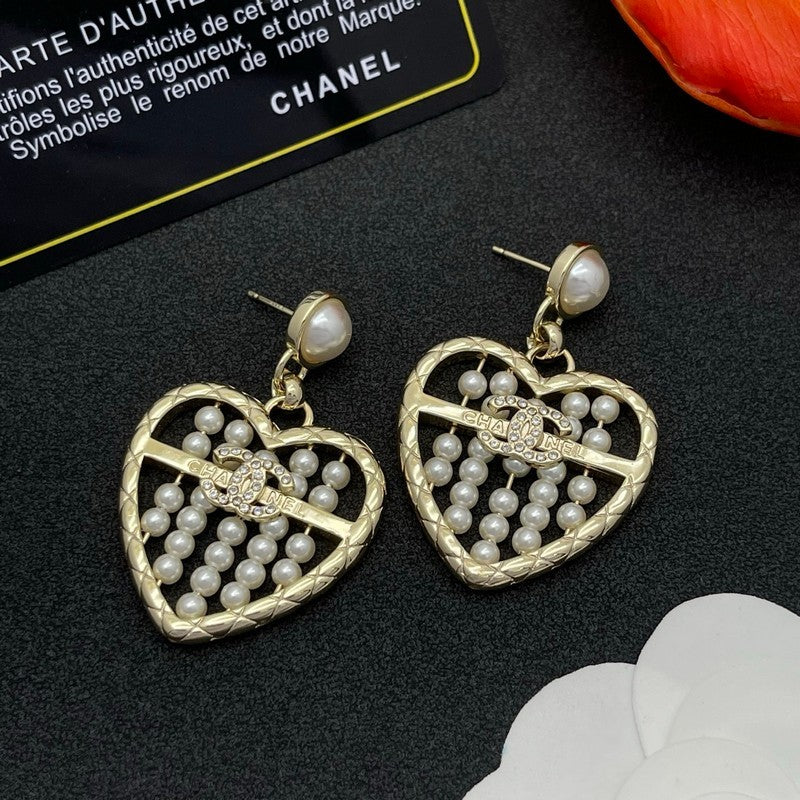 18K Chanel Gold Hear Pearl Earrings