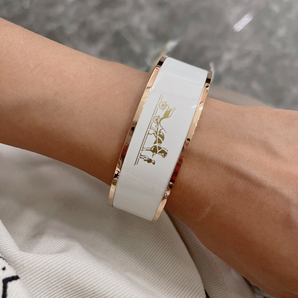 18K Enamel Cal¨¨che Wide Bangle Hermès Bracelet