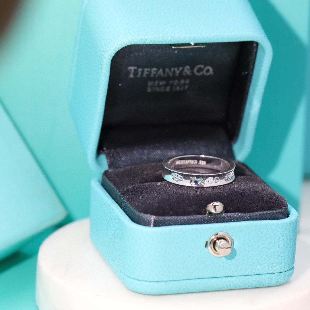 18K Tiffany & Co. 1837 Ring