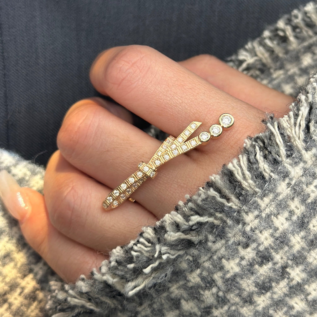 18K Chanel Ruban Diamonds Ring